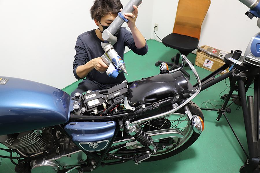 goodsショッピングサイト/商品詳細 フェンダーレスキット バッテリーイン テールなし SR400/500(78'~Final) 黒塗装仕上げ